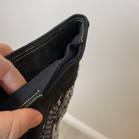 Nike Dri Fit 3/4 Snake Print Running Leggings High Waisted Size Small - Picture 2 of 9